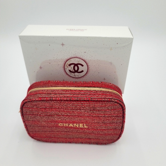 CHANEL Handbags - Chanel holiday bag NWT in gift box Collector Gift